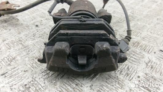 Суппорт тормозной передний левый volkswagen jetta