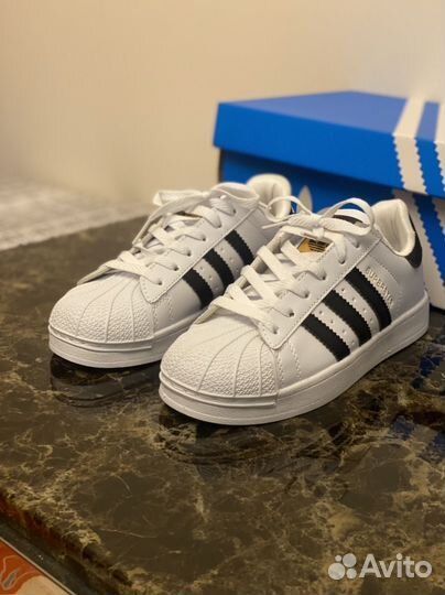 Adidas superstar