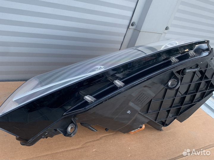 Фара VW Touareg NF