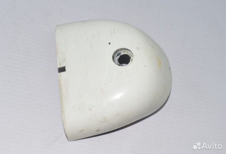 Накладка кронштейна бокового зеркала нижнего левог