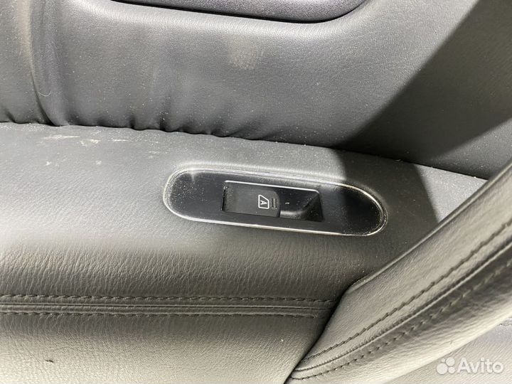 Обшивка двери задней левой Nissan Patrol Y62