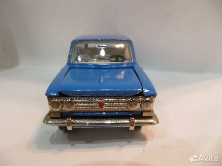 Москвич 426 А3 без ми. Капот три зажима