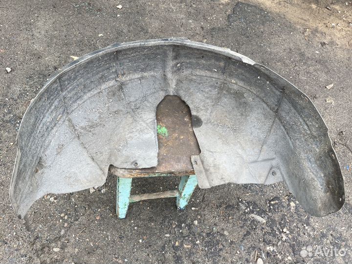 Задний левый подкрылок Фольксваген пассат б6