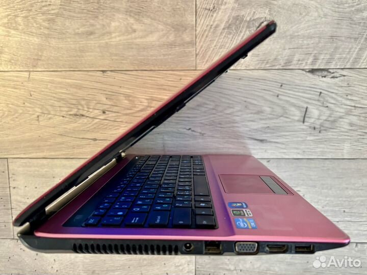 Asus i3+GeForce 520M+8gb+SSD128+320gb