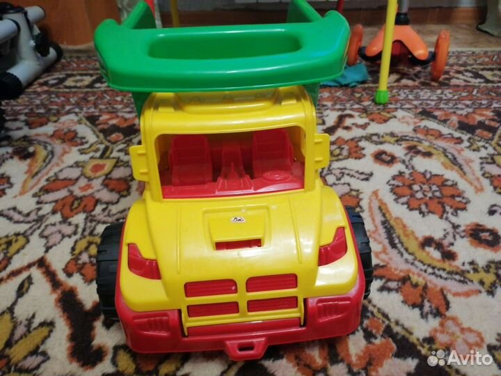 Игрушка грузовик
