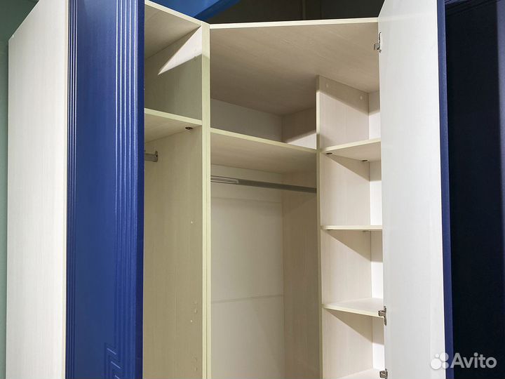 Шкаф угловой