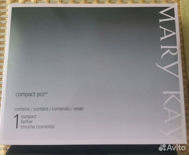 Футляр для хранения теней от Mary Kay