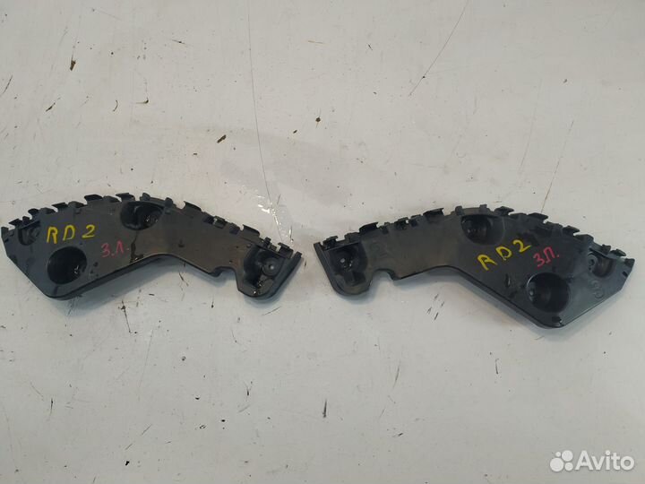 Renault duster кронштейн крепление бампера правый