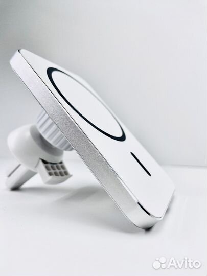 Автомобильный держатель для телефона MagSafe