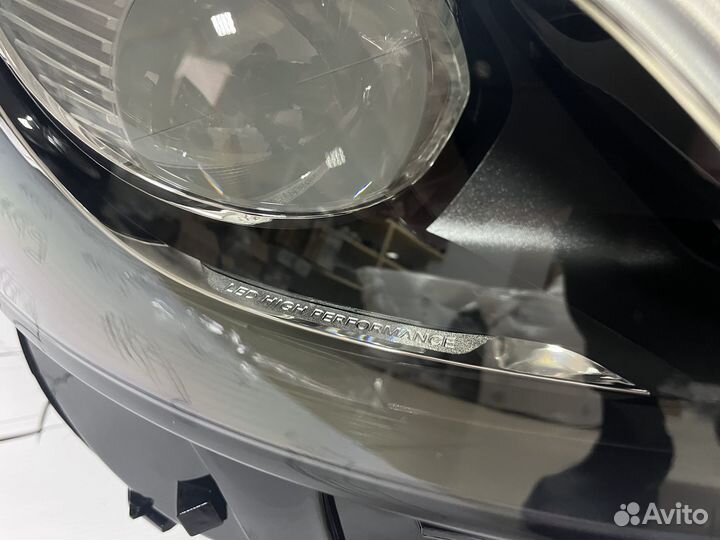 Правая передняя фара Mercedes W213 high performanc