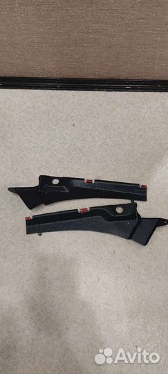 Жабо боковых передних крыльев