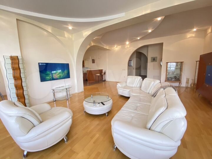 3-к. квартира, 170 м², 6/7 эт.