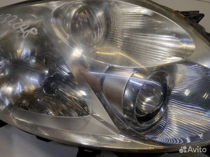 Фара (передняя) Toyota Auris E15, 2007