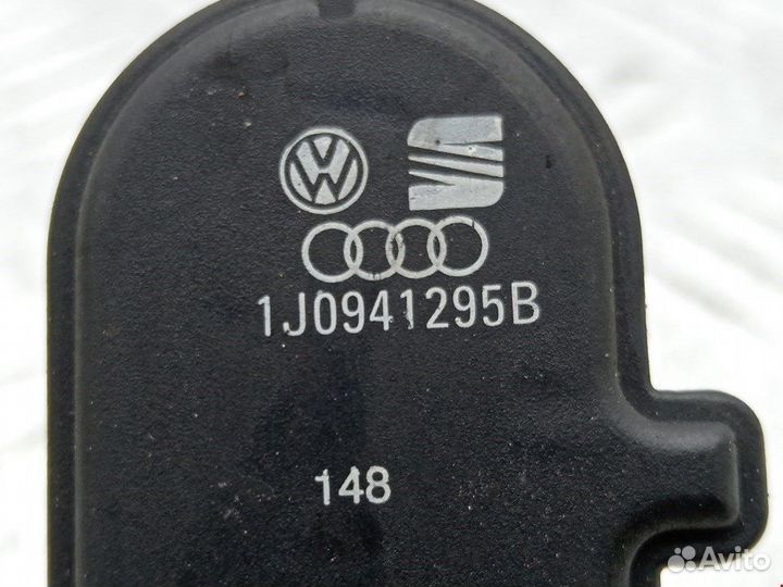Корректор фар для Volkswagen Polo 3 1J0941295B