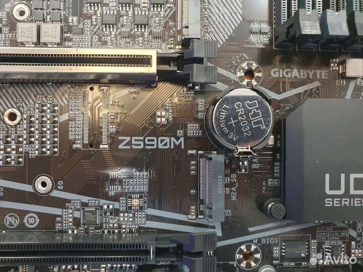 Материнская плата Gigabyte Z590M