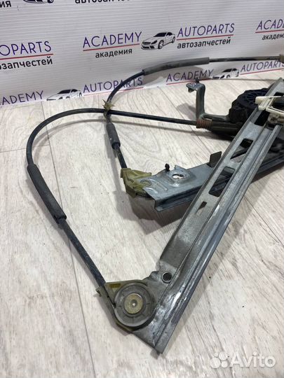 Стеклоподъемник элект. передний правый Peugeot 206