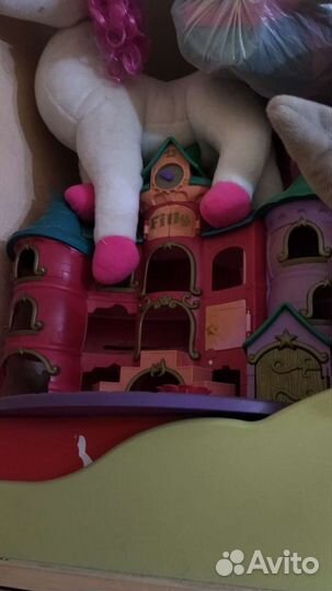 Игрушки разные, много