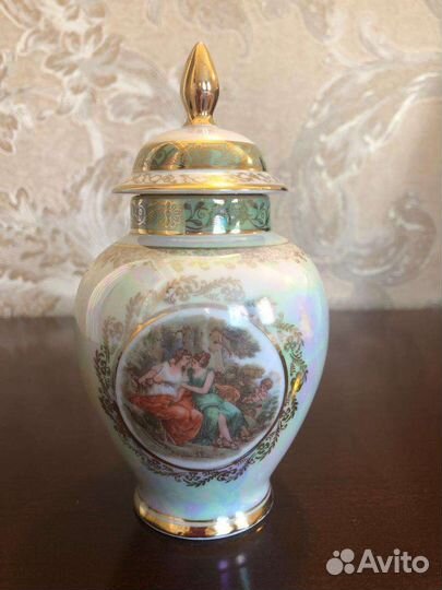 Ваза с крышкой, Германия