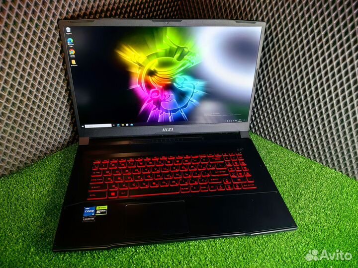 Ноутбук игровой с большим экраном MSI Katana