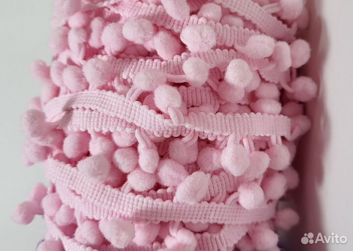 Тесьма с помпонами розовая