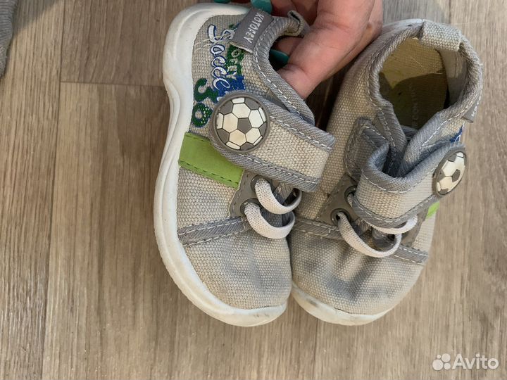 Детская обувь сандали кроссовки ботинки кеды