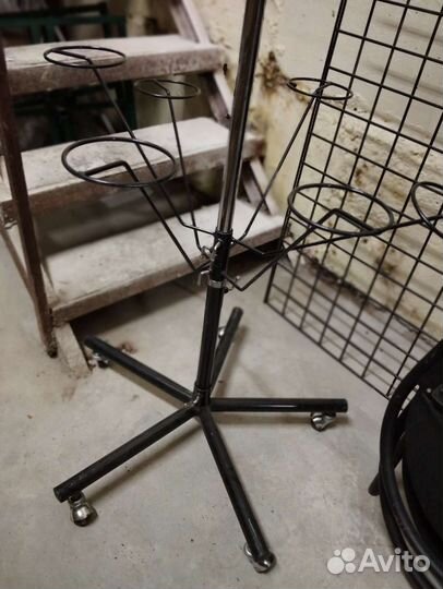 Стойка под шапки