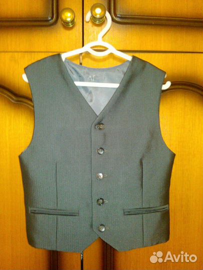 Школьный костюм тройка для мальчика 128