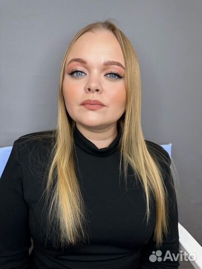 Модель на макияж/брови