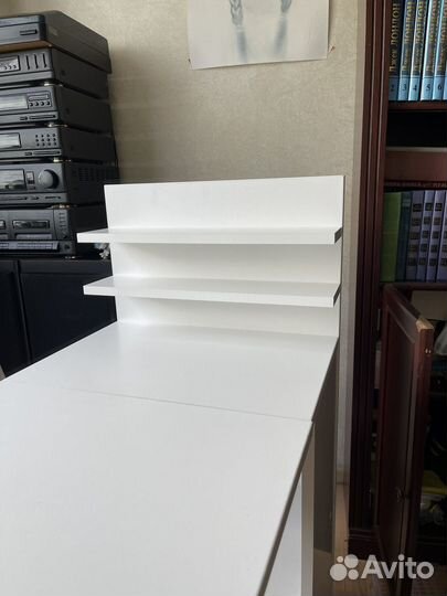 Маникюрный стол