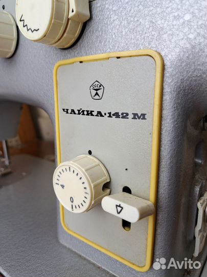 Швейная машинка Чайка 142м