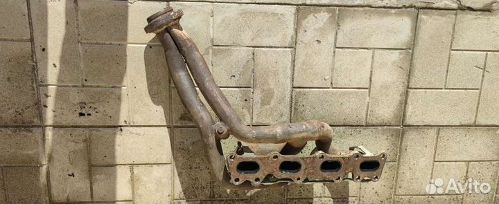Выпускной коллектор Mercedes 111