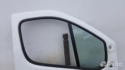 Дверь передняя правая opel vivaro (FBE21E201)