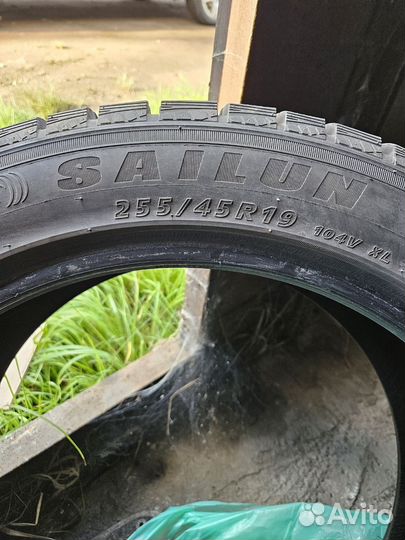 Sailun Ice Blazer Arctic EVO 255/45 R19 104V