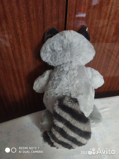 Игрушка енот