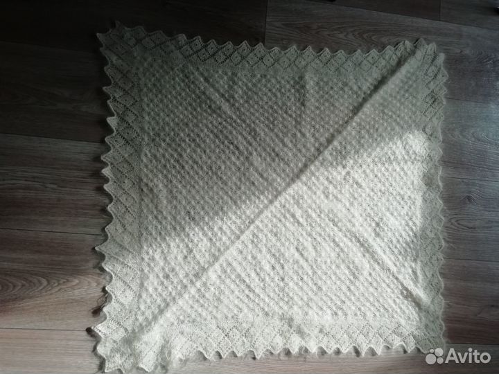 Пуховой платок новый, косынка