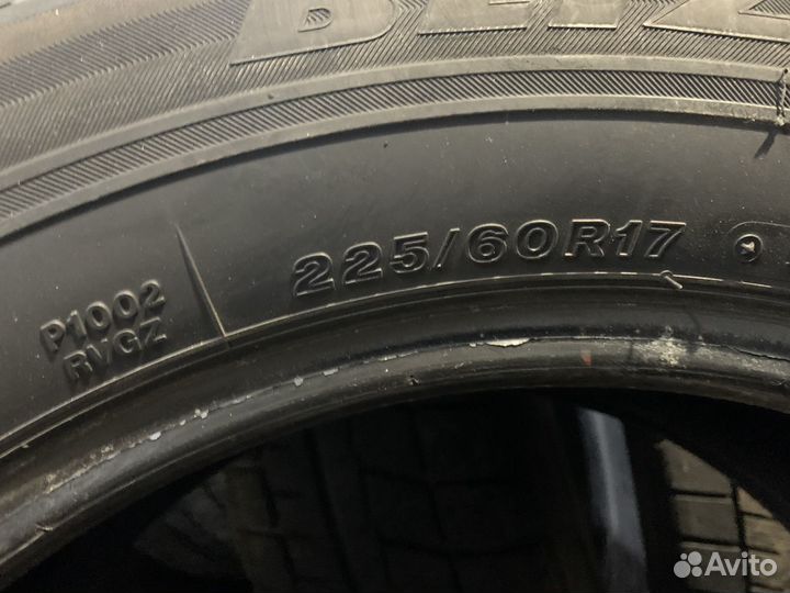Bridgestone Blizzak Revo GZ 225/60 R17