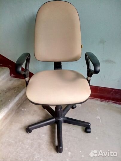 Компьютерное кресло