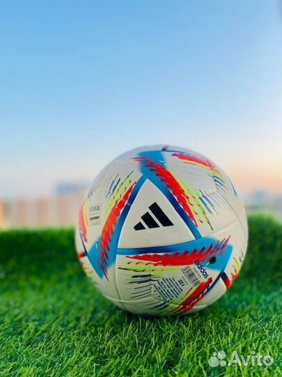 Футбольный мяч adidas 4