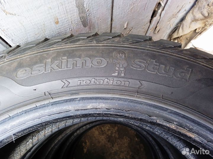 Sava Eskimo Stud 215/55 R17