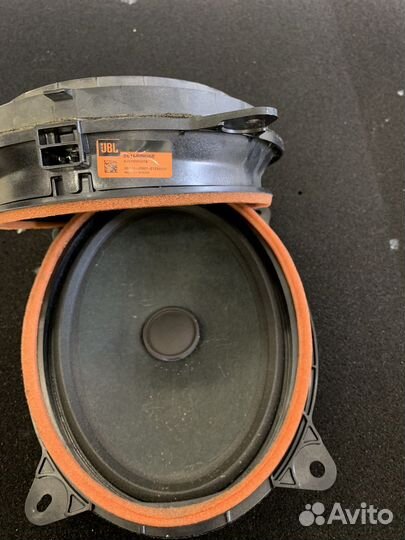 Динамики JBL для Toyota