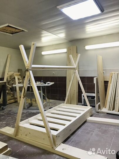 Детская кровать из массива