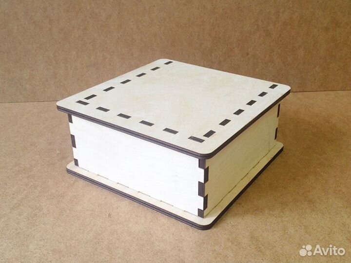 Шкатулка с откидной крышкой из фанеры (новая)