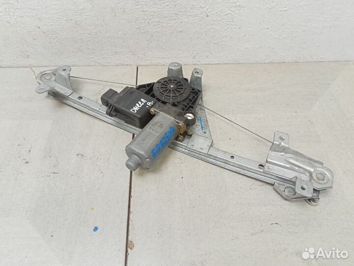 Стеклоподъемник электрический задний правый