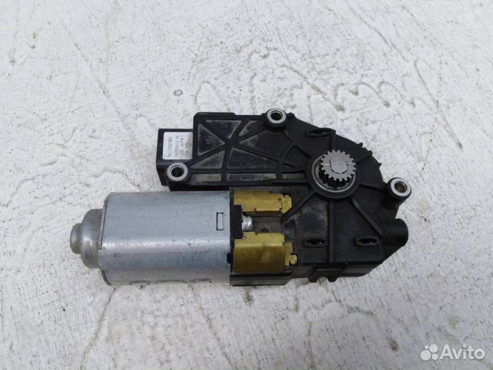 Моторчик люка Мерседес