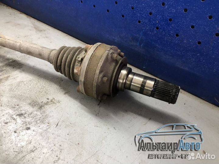 Задний левый привод на Volkswagen Touareg 1