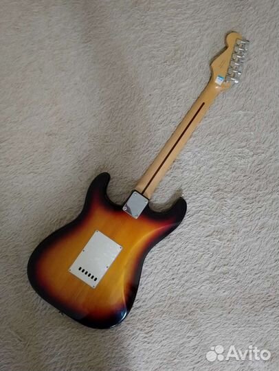 Squier by Fender
