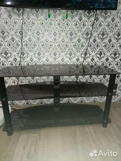 Стол стеклянный для тв