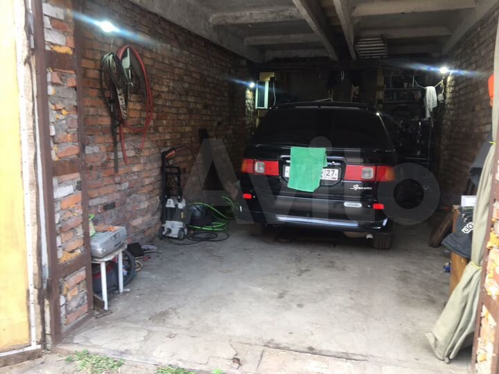 Гараж, > 30 м²