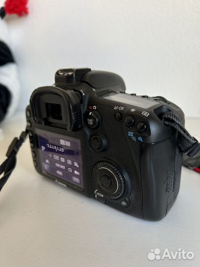 Зеркальный фотоаппарат canon 7d