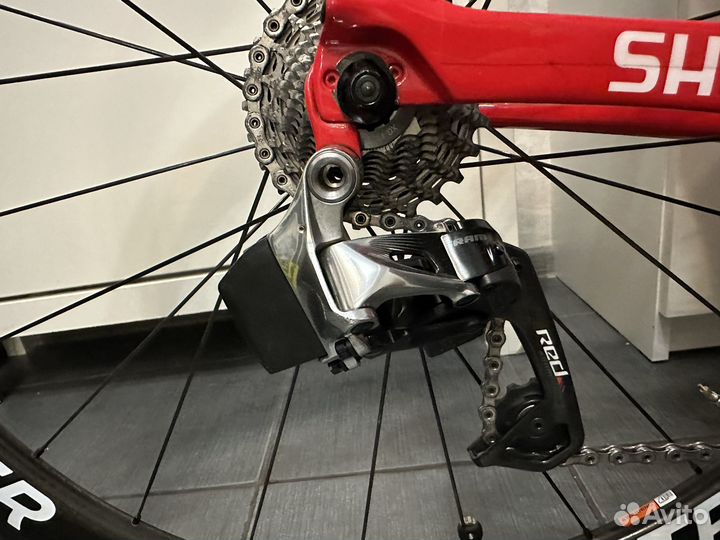 Шоссейный велосипед trek madone 9.9 sram red